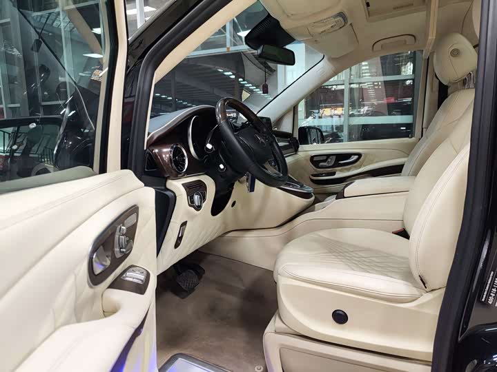 Фото 6 - Mercedes-Benz V-Class