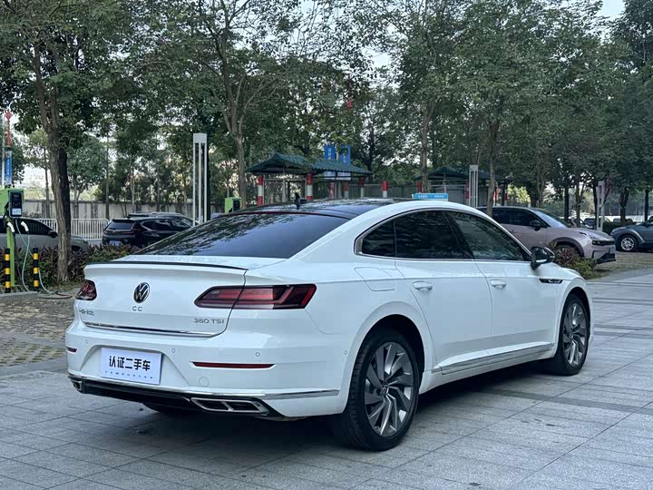 Фото 18 - Volkswagen CC