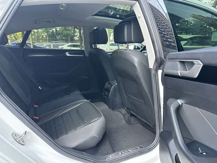 Фото 8 - Volkswagen CC