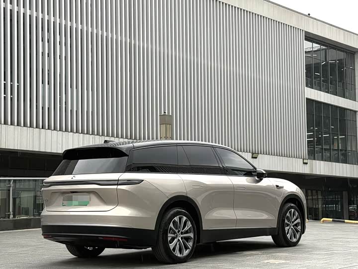 Фото 7 - Nio ES8