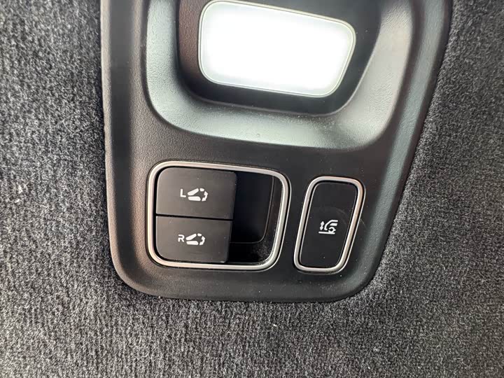 Фото 11 - LiXiang L8