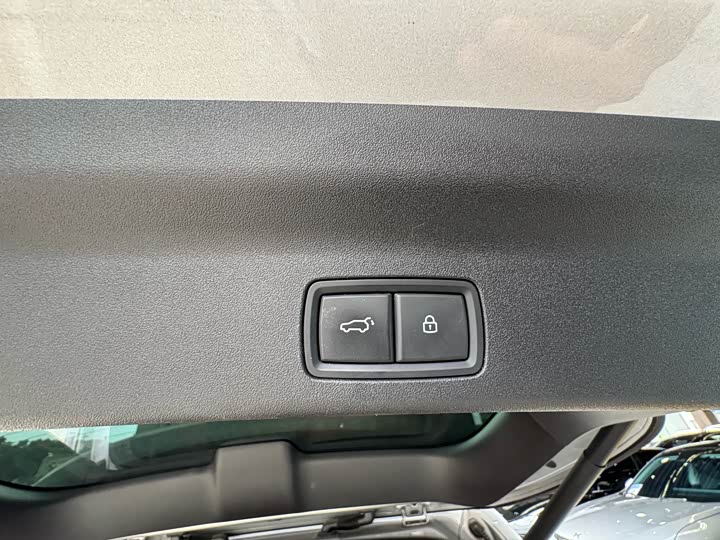 Фото 12 - LiXiang L8