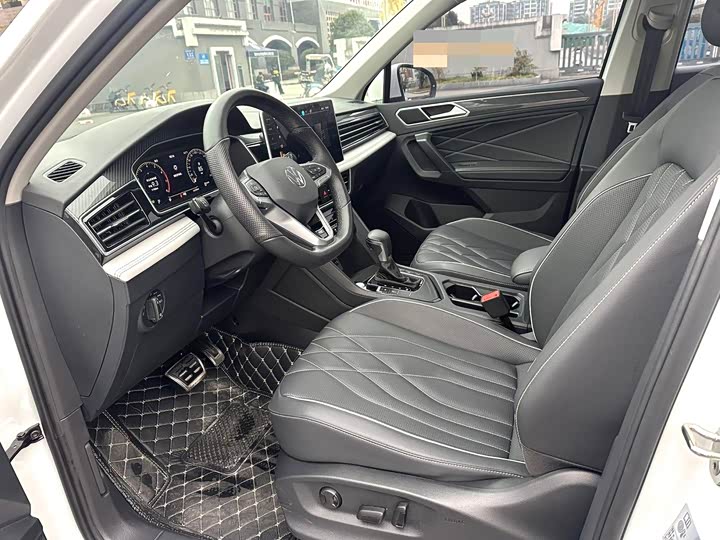 Фото 4 - Volkswagen Tiguan L Pro