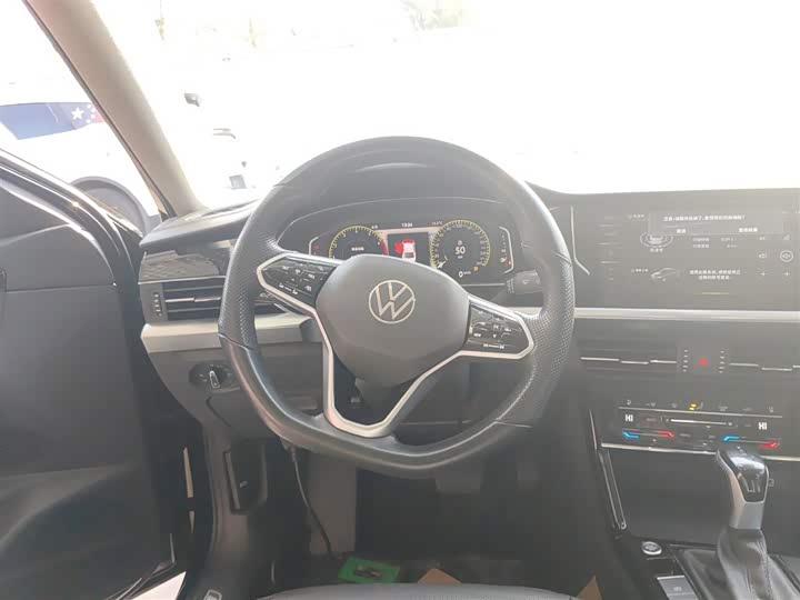 Фото 11 - Volkswagen Passat