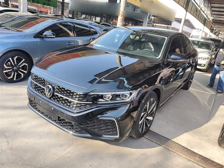 Фото 2 - Volkswagen Passat