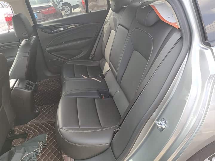 Фото 14 - Buick Regal