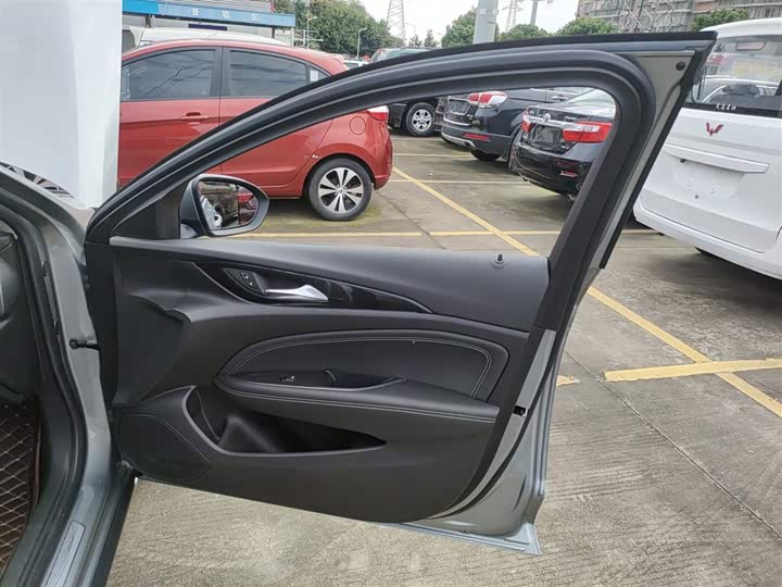 Фото 15 - Buick Regal