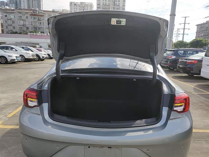 Фото 9 - Buick Regal