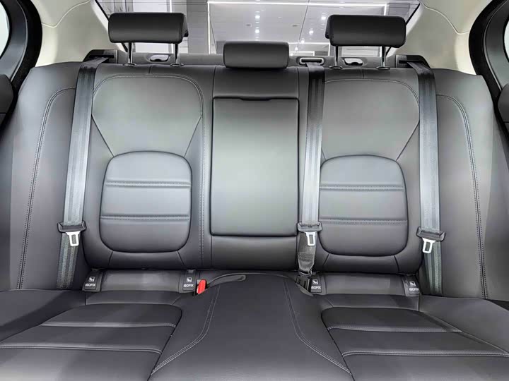 Фото 12 - Jaguar XE L