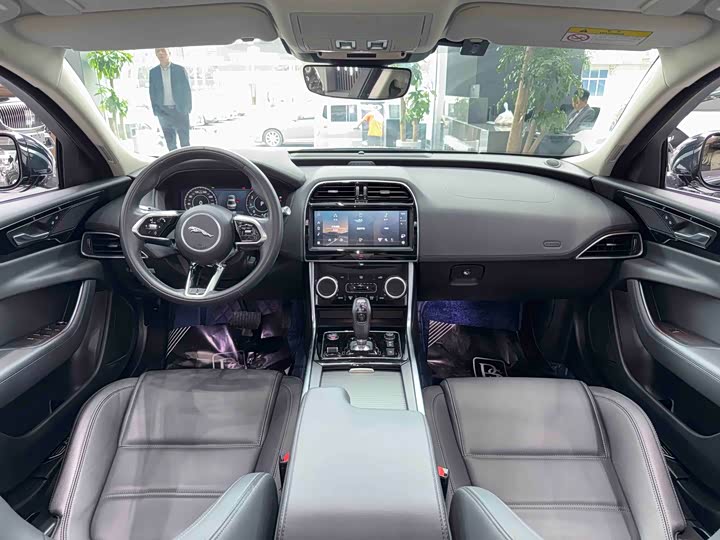 Фото 5 - Jaguar XE L