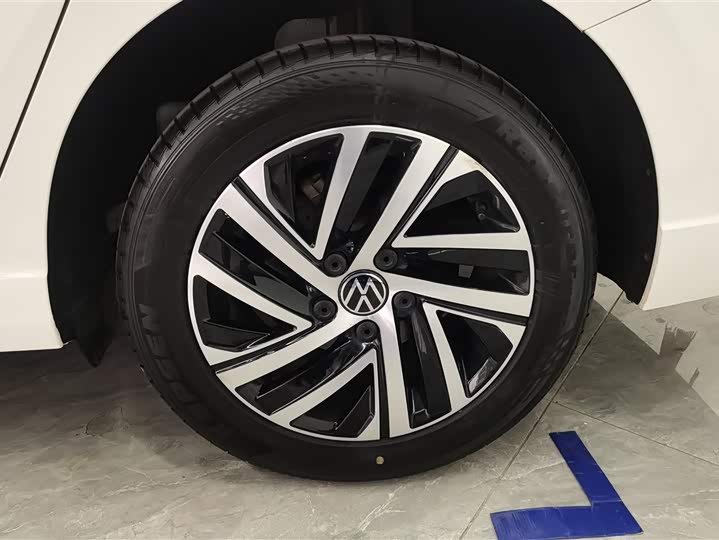 Фото 6 - Volkswagen Lavida