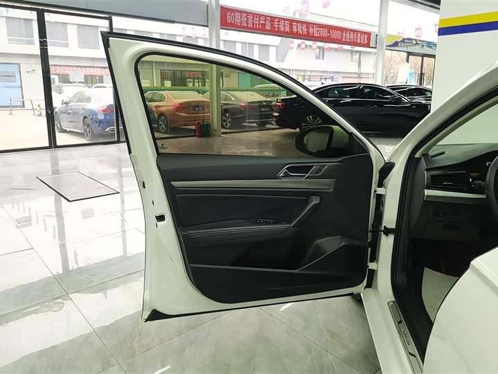 Фото 7 - Volkswagen Lavida