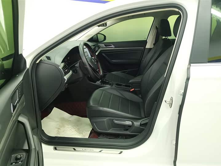 Фото 9 - Volkswagen Lavida