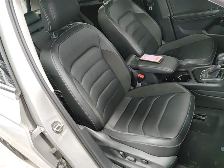 Фото 4 - Volkswagen Tiguan L Pro