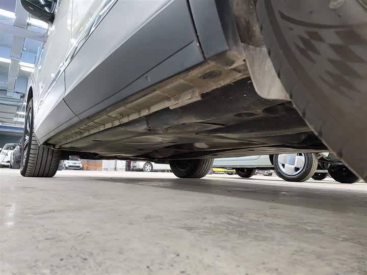 Фото 6 - Volkswagen Tiguan L Pro