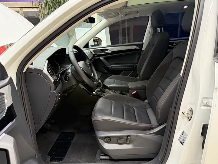 Фото 16 - Volkswagen Tayron