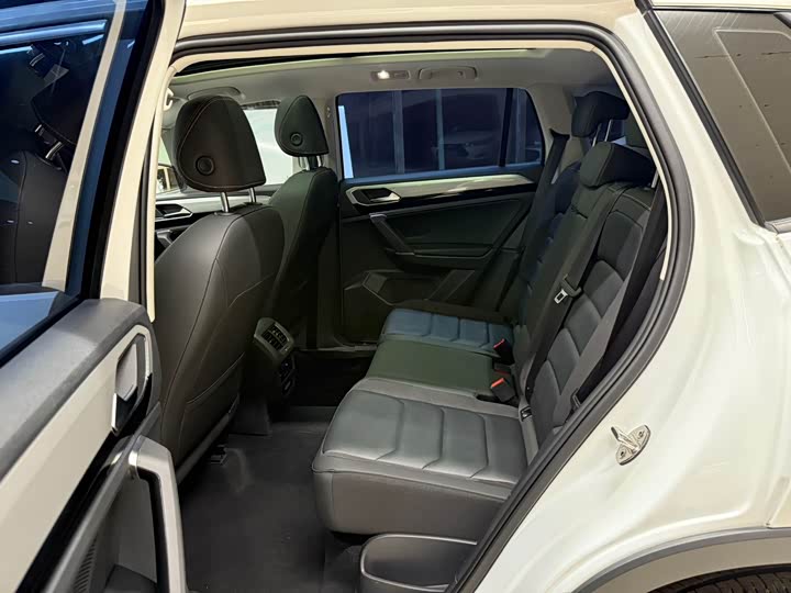 Фото 18 - Volkswagen Tayron