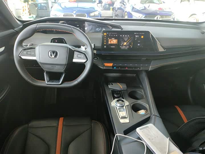 Фото 10 - Changan UNI-V