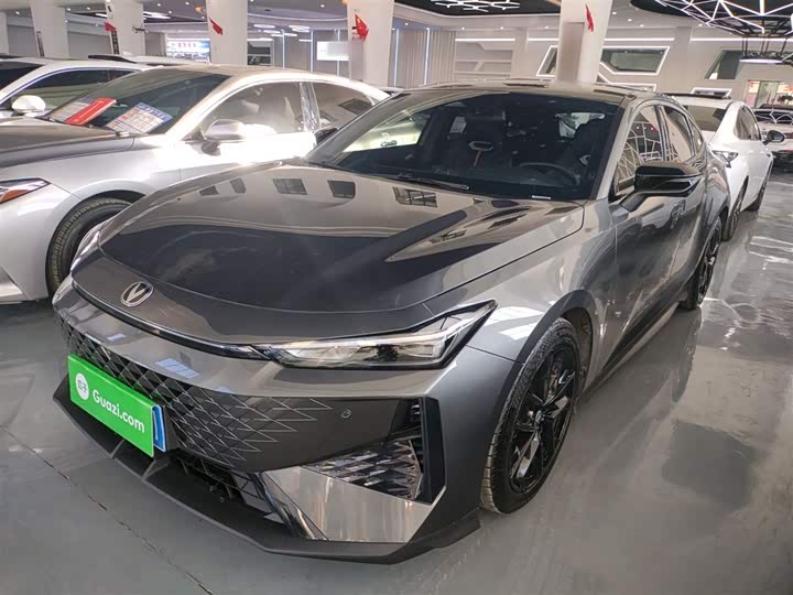 Фото 2 - Changan UNI-V