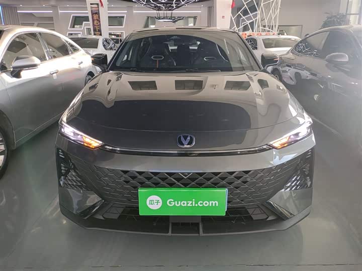 Фото 3 - Changan UNI-V