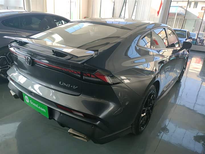 Фото 7 - Changan UNI-V