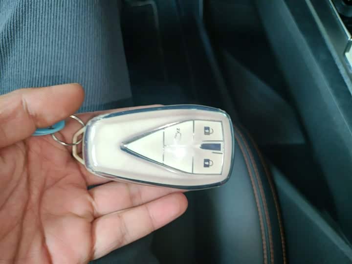 Фото 9 - Changan UNI-V