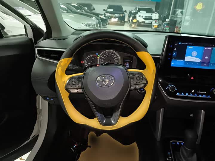 Фото 11 - Toyota Corolla Cross