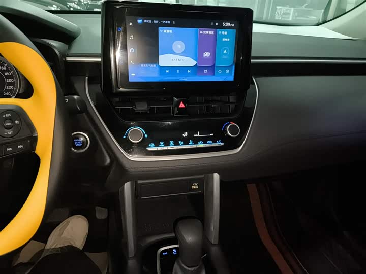 Фото 13 - Toyota Corolla Cross