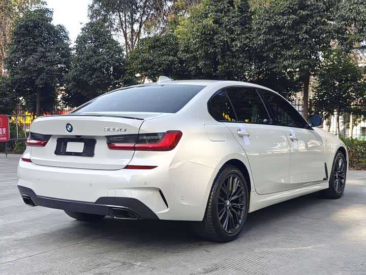 Фото 19 - BMW 3 Series