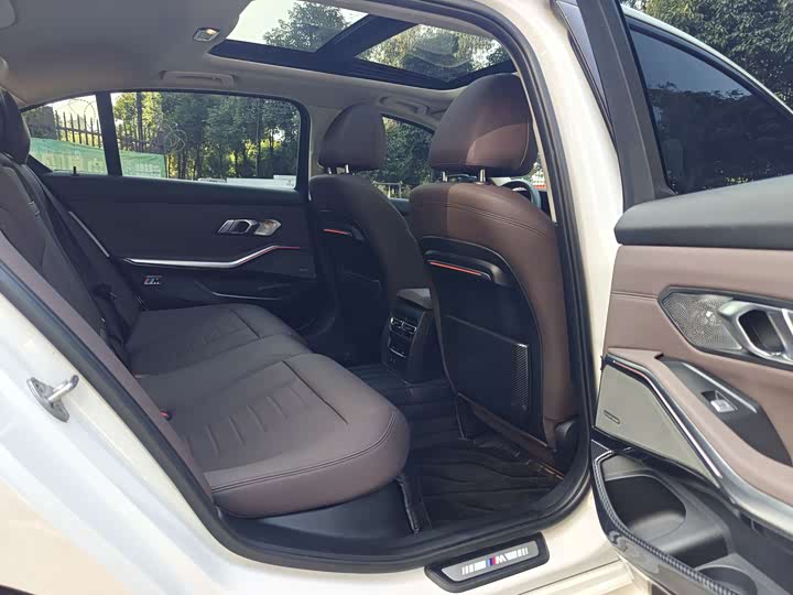 Фото 21 - BMW 3 Series