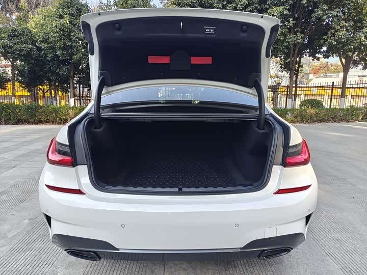 Фото 22 - BMW 3 Series