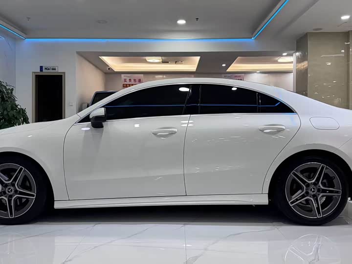 Фото 3 - Mercedes-Benz CLA-Class