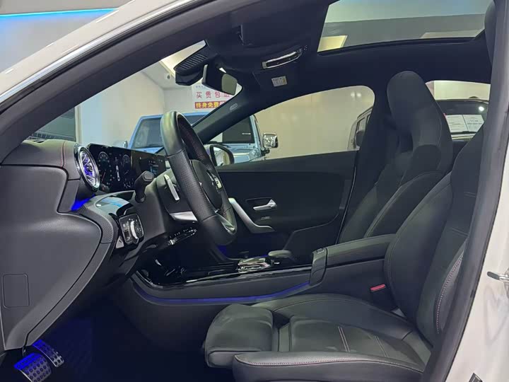 Фото 4 - Mercedes-Benz CLA-Class