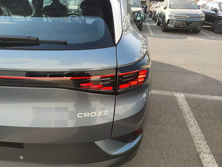 Фото 8 - Volkswagen ID.4 Crozz