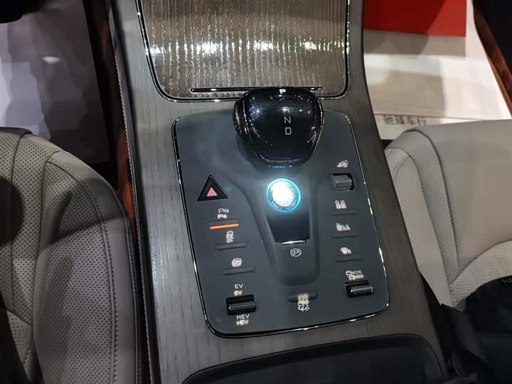 Фото 14 - BYD Han