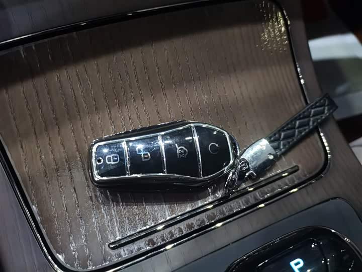 Фото 9 - BYD Han