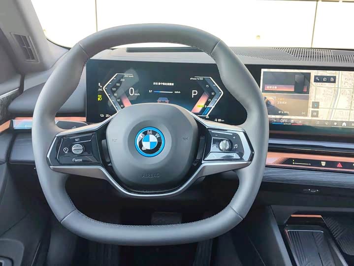 Фото 5 - BMW i5