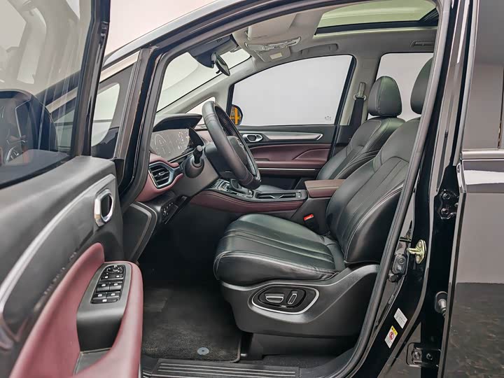 Фото 13 - GAC Trumpchi M6