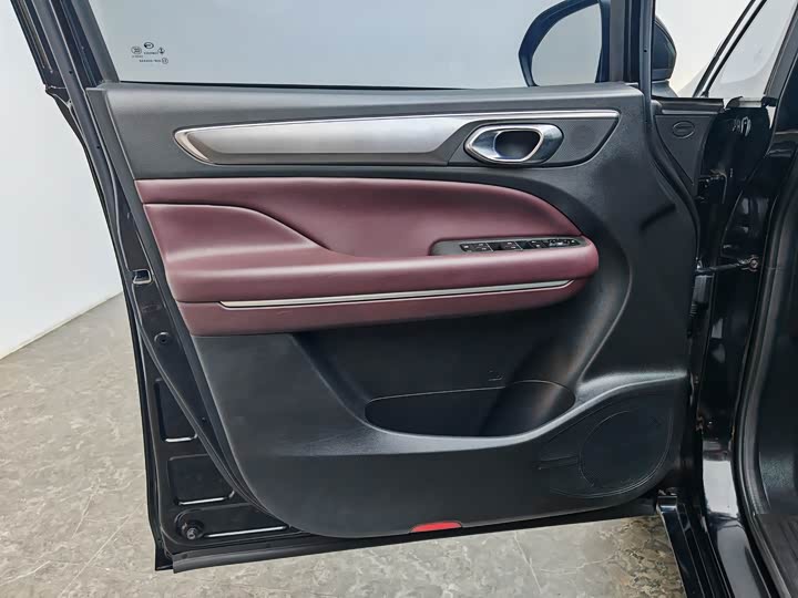 Фото 28 - GAC Trumpchi M6