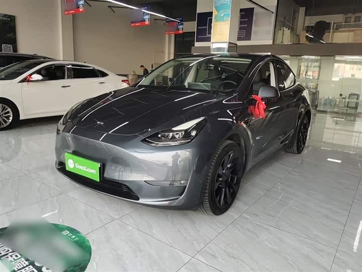 Фото 1 - Tesla Model Y