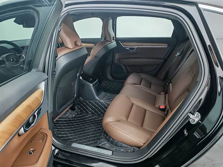 Фото 12 - Volvo S90 Hybrid