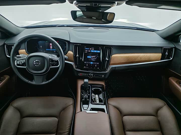 Фото 13 - Volvo S90 Hybrid