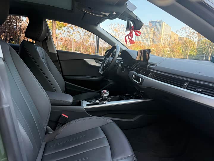 Фото 8 - Audi A5