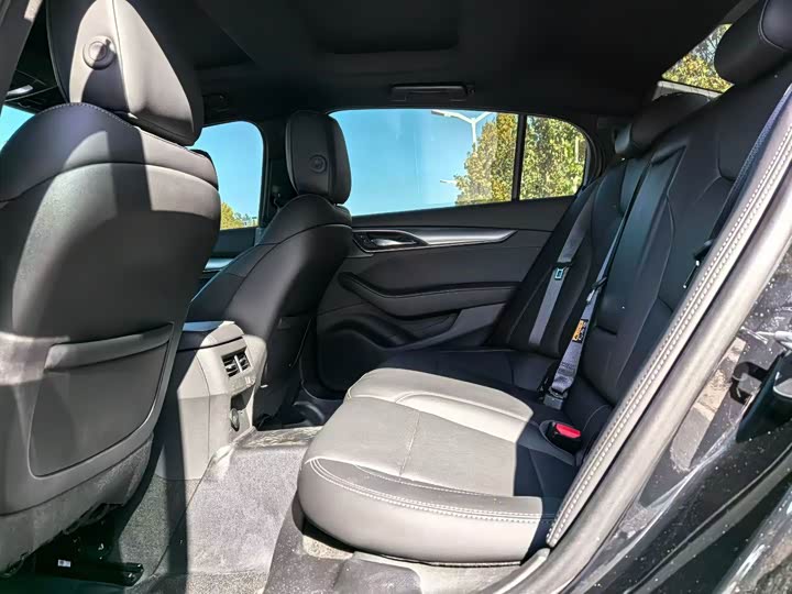 Фото 6 - Cadillac CT5