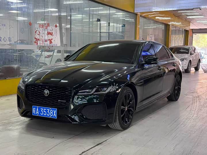 Фото 1 - Jaguar XF L