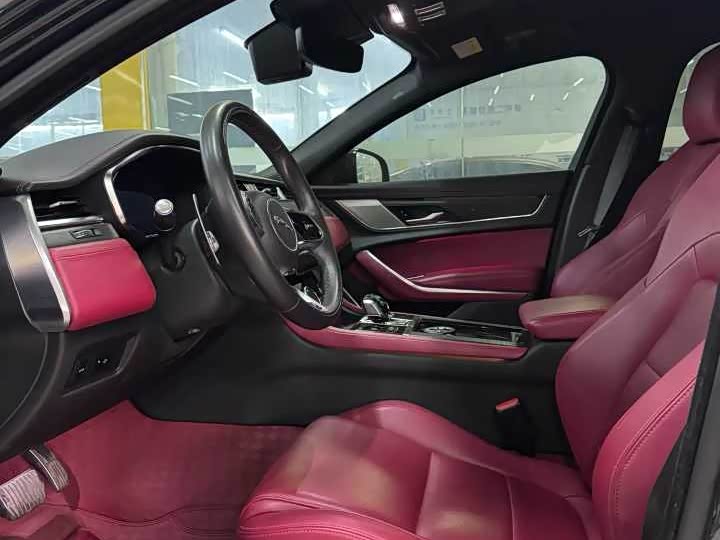 Фото 4 - Jaguar XF L