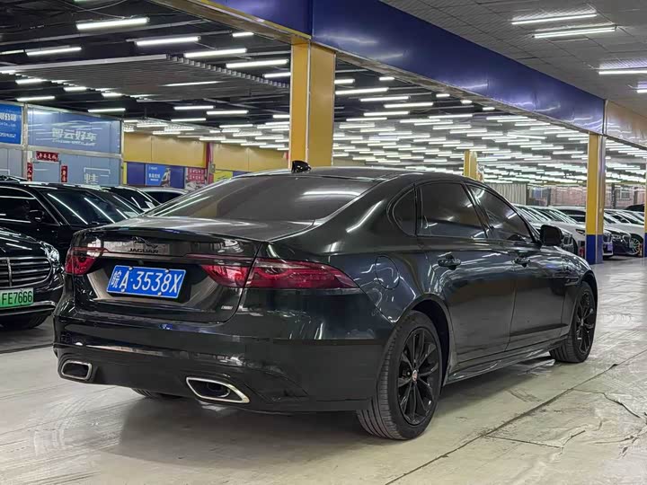 Фото 7 - Jaguar XF L