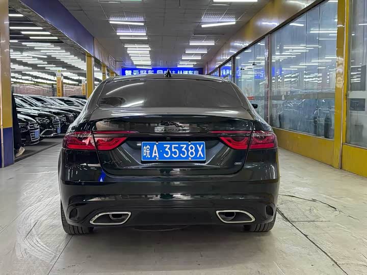 Фото 8 - Jaguar XF L