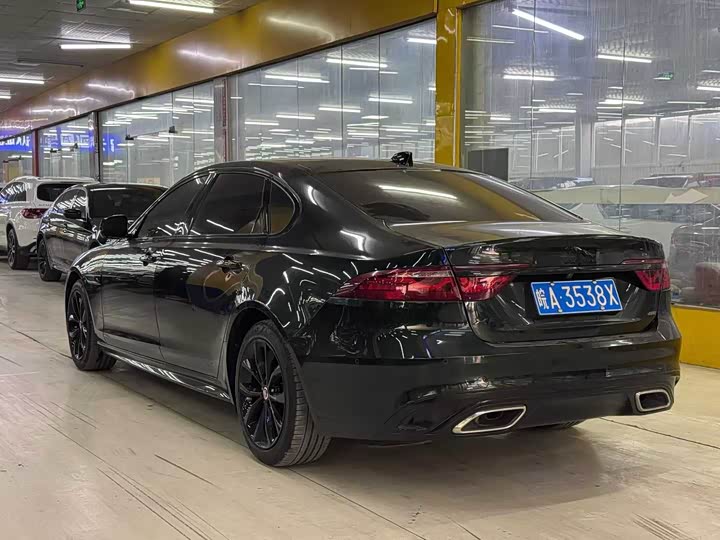 Фото 9 - Jaguar XF L