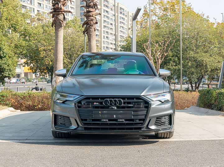 Фото 2 - Audi S6